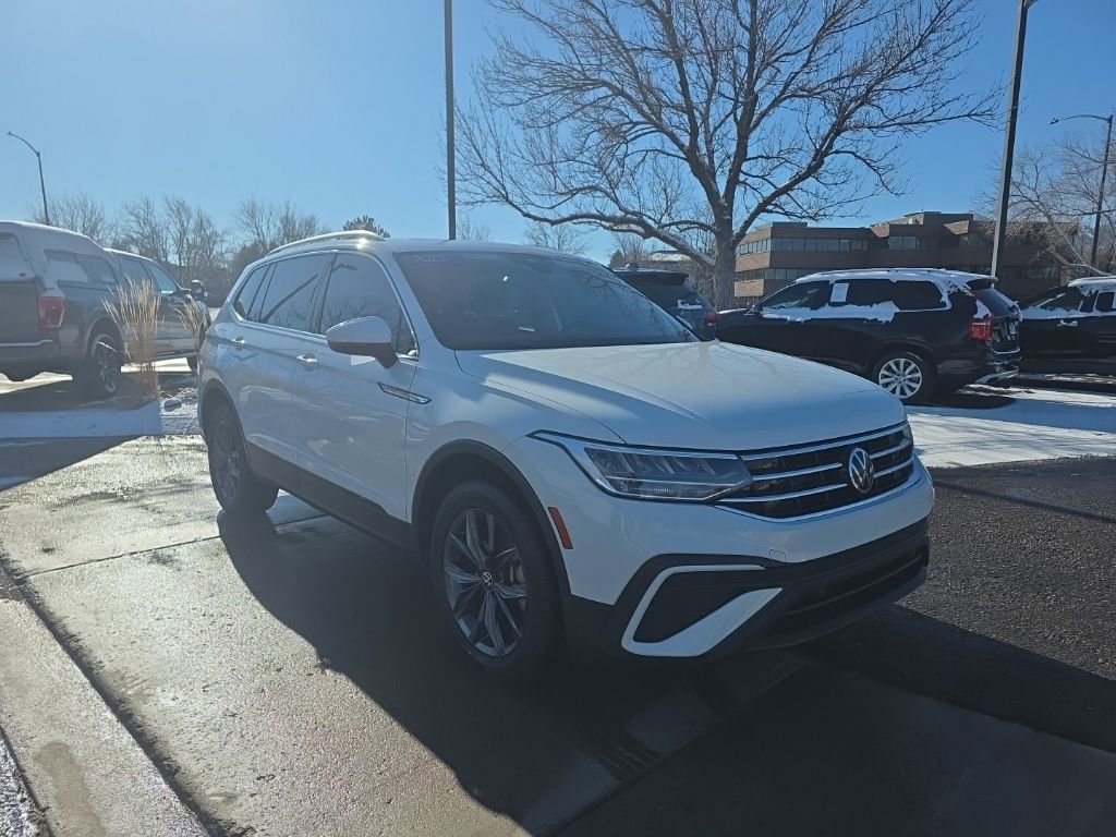 Certified 2022 Volkswagen Tiguan SE w/ Panoramic Sunroof Package image 9