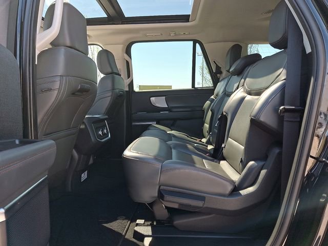 Used 2025 Ford Expedition Max Active image 10