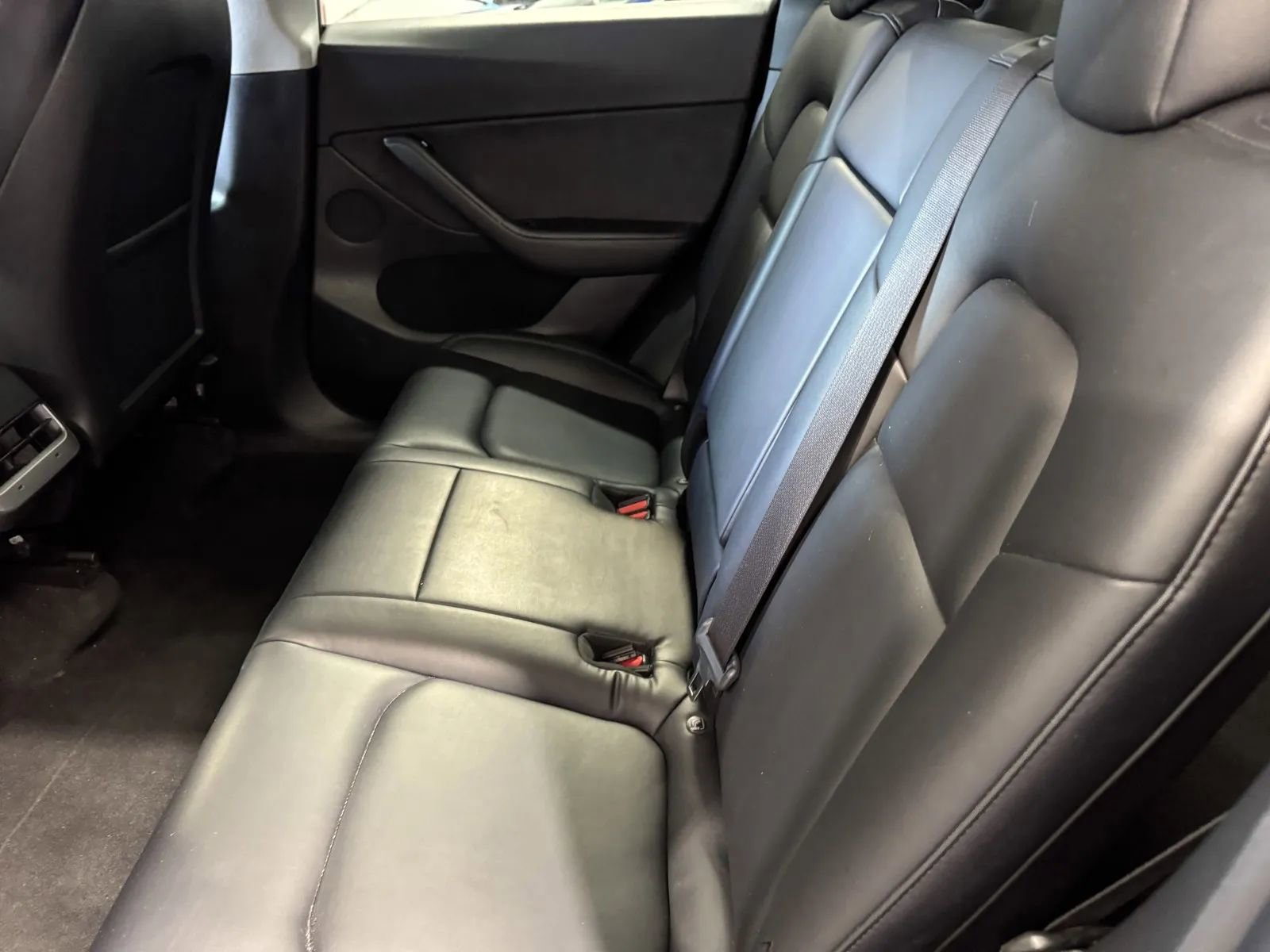 Used 2021 Tesla Model Y Long Range image 11