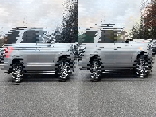 Used 2021 Ford Expedition XLT image 2