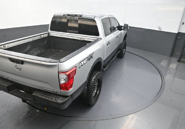 Used 2018 Nissan Titan PRO-4X w/ Pro-4x Convenience Package AWD/4WD image 29