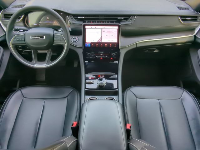 Used 2025 Jeep Grand Cherokee Limited AWD/4WD image 50