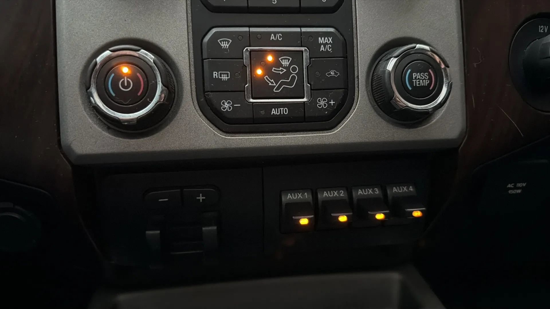 Used 2016 Ford F250 Lariat w/ Lariat Ultimate Package image 23