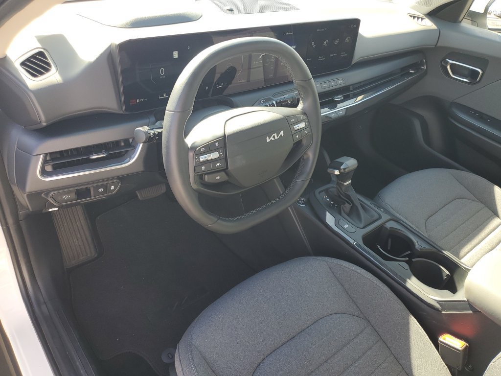 Used 2025 Kia K4 EX FWD image 6
