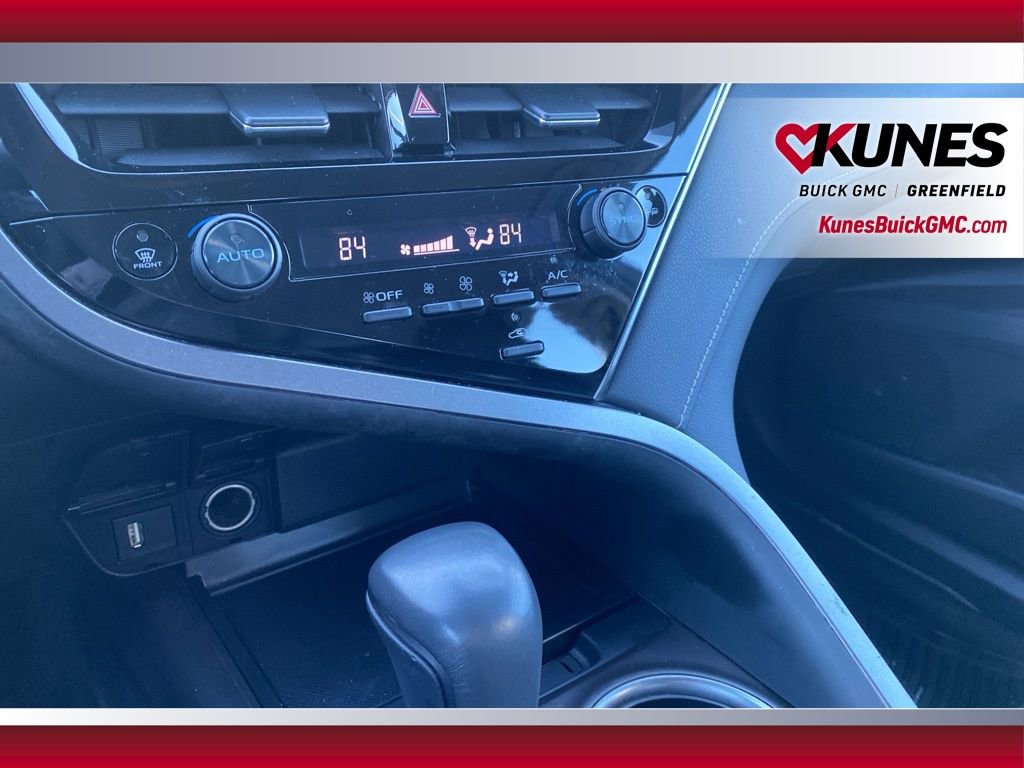 Used 2024 Toyota Camry SE image 26