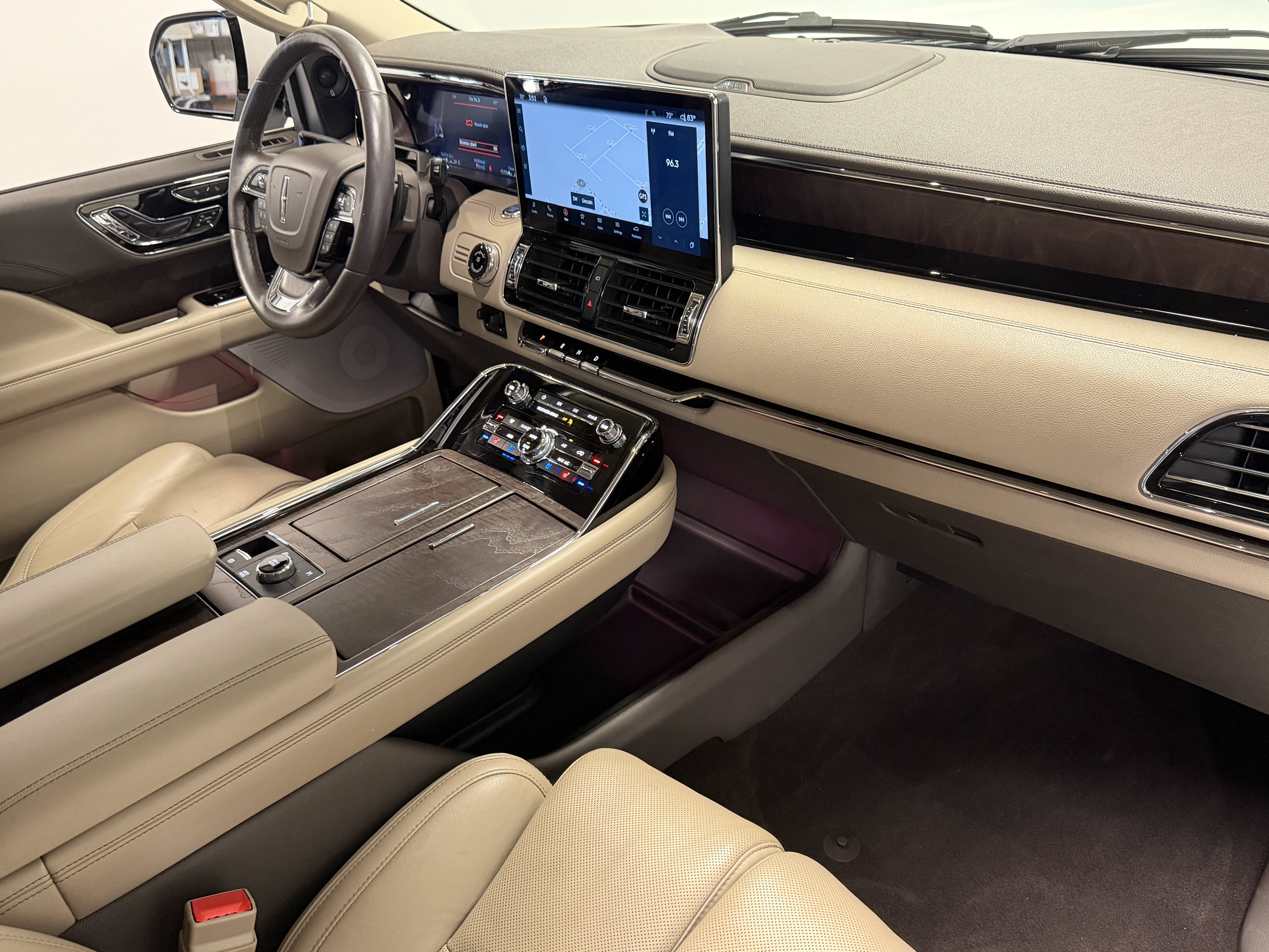 Used 2023 Lincoln Navigator L Reserve AWD/4WD image 23