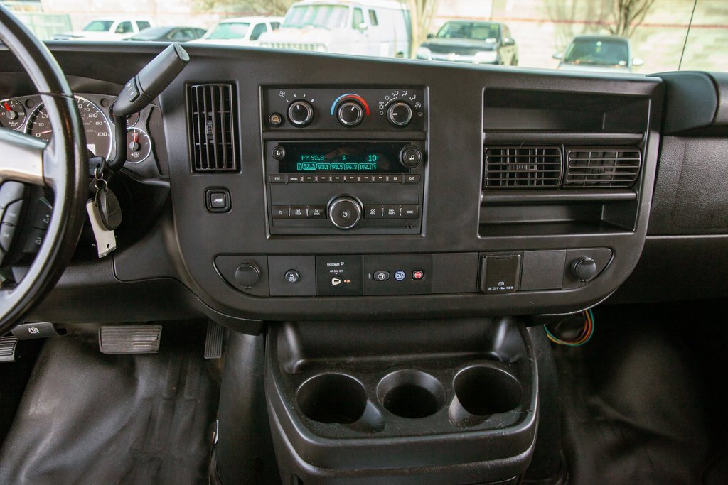 Used 2018 Chevrolet Express 2500 w/ Driver Convenience Package image 16