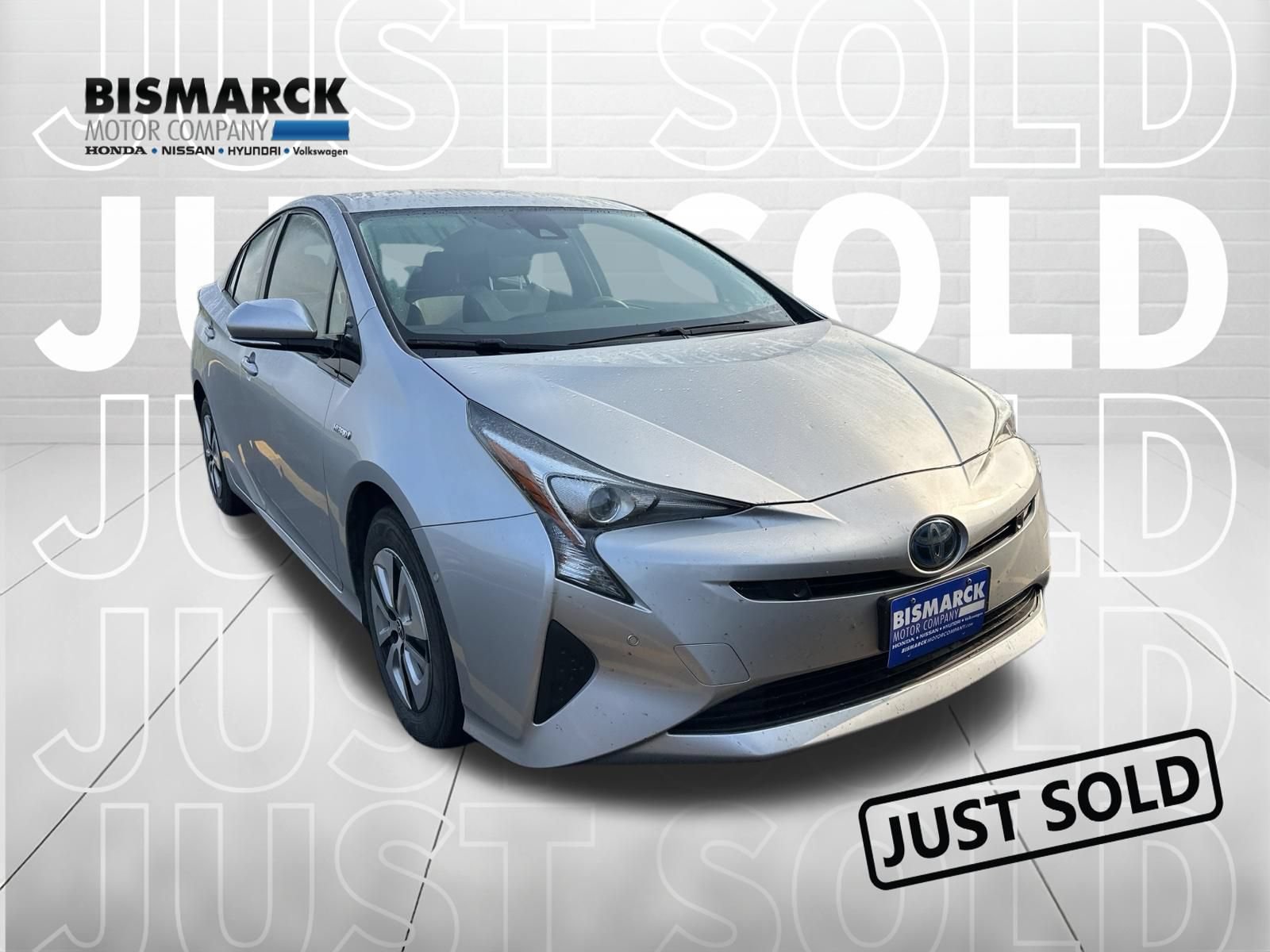 Used 2017 Toyota Prius Two w/ Prius Two Safety Plus Package FWD image 2