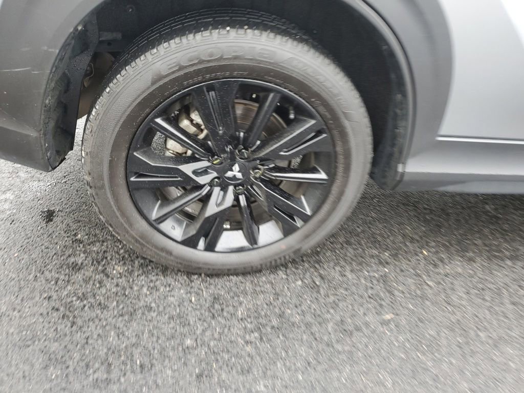 Used 2024 Mitsubishi Eclipse Cross Black Edition image 10