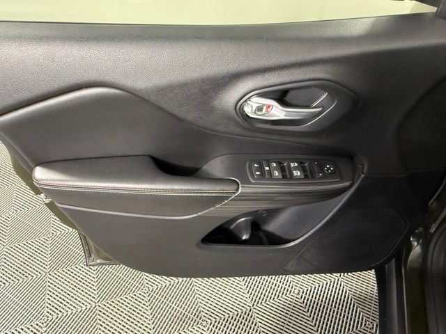 Used 2016 Jeep Cherokee 75th Anniversary AWD/4WD image 14