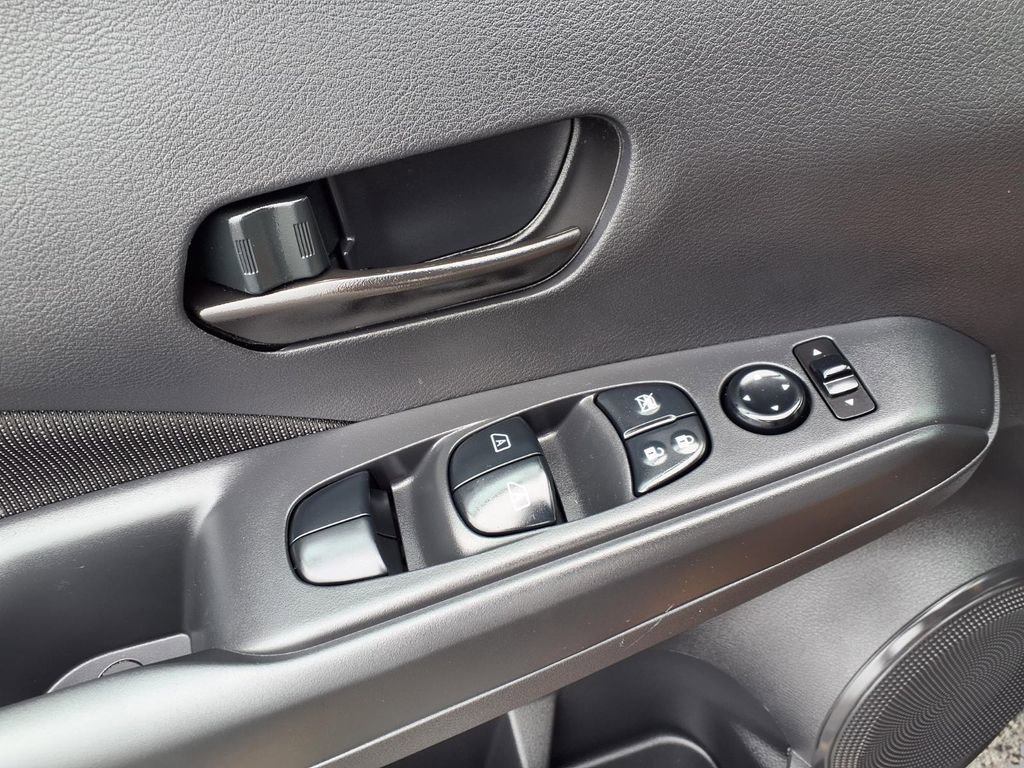 Certified 2025 Nissan Kicks Play S image 20