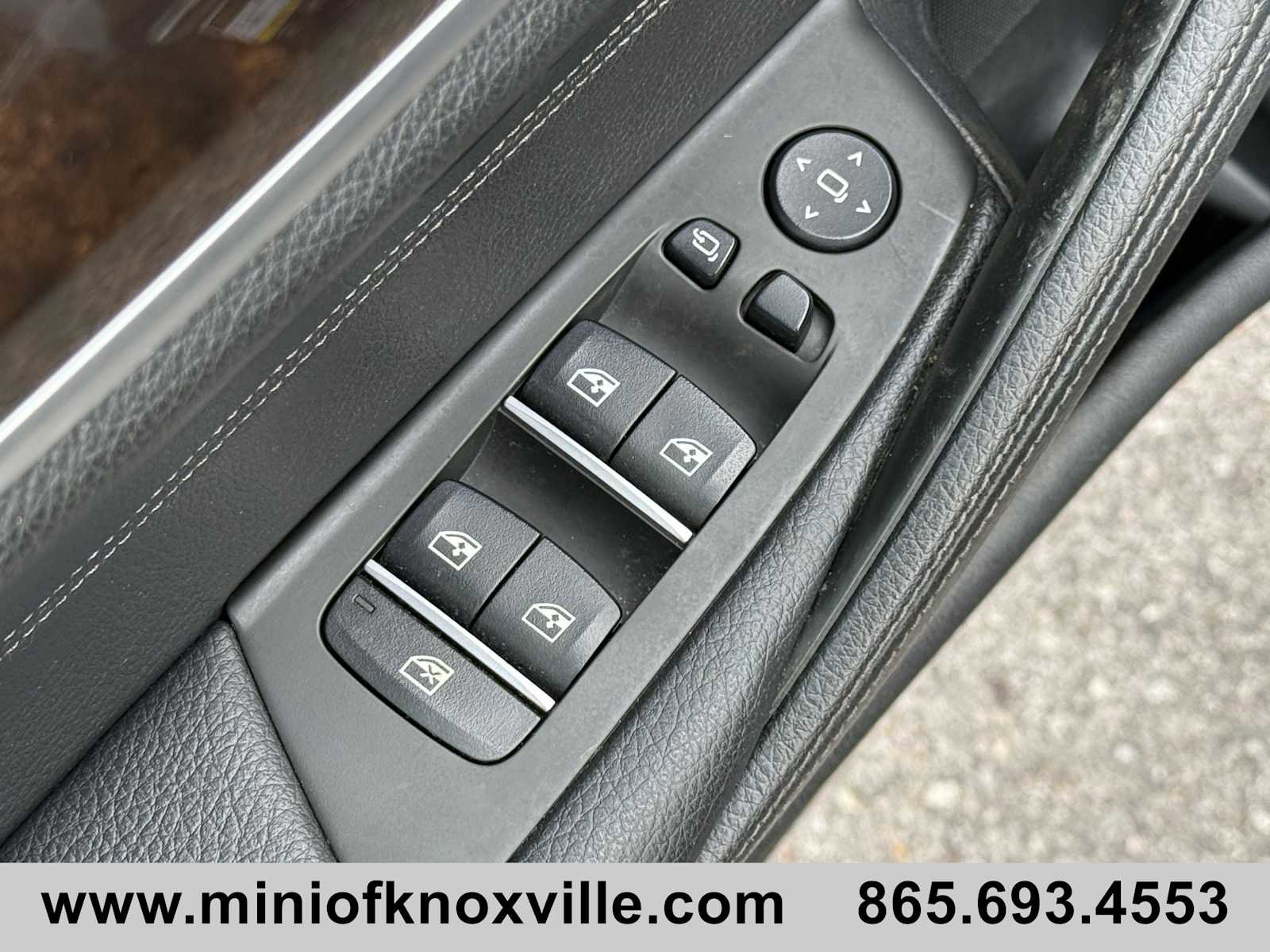 Used 2019 BMW 530i xDrive w/ Premium Package image 13