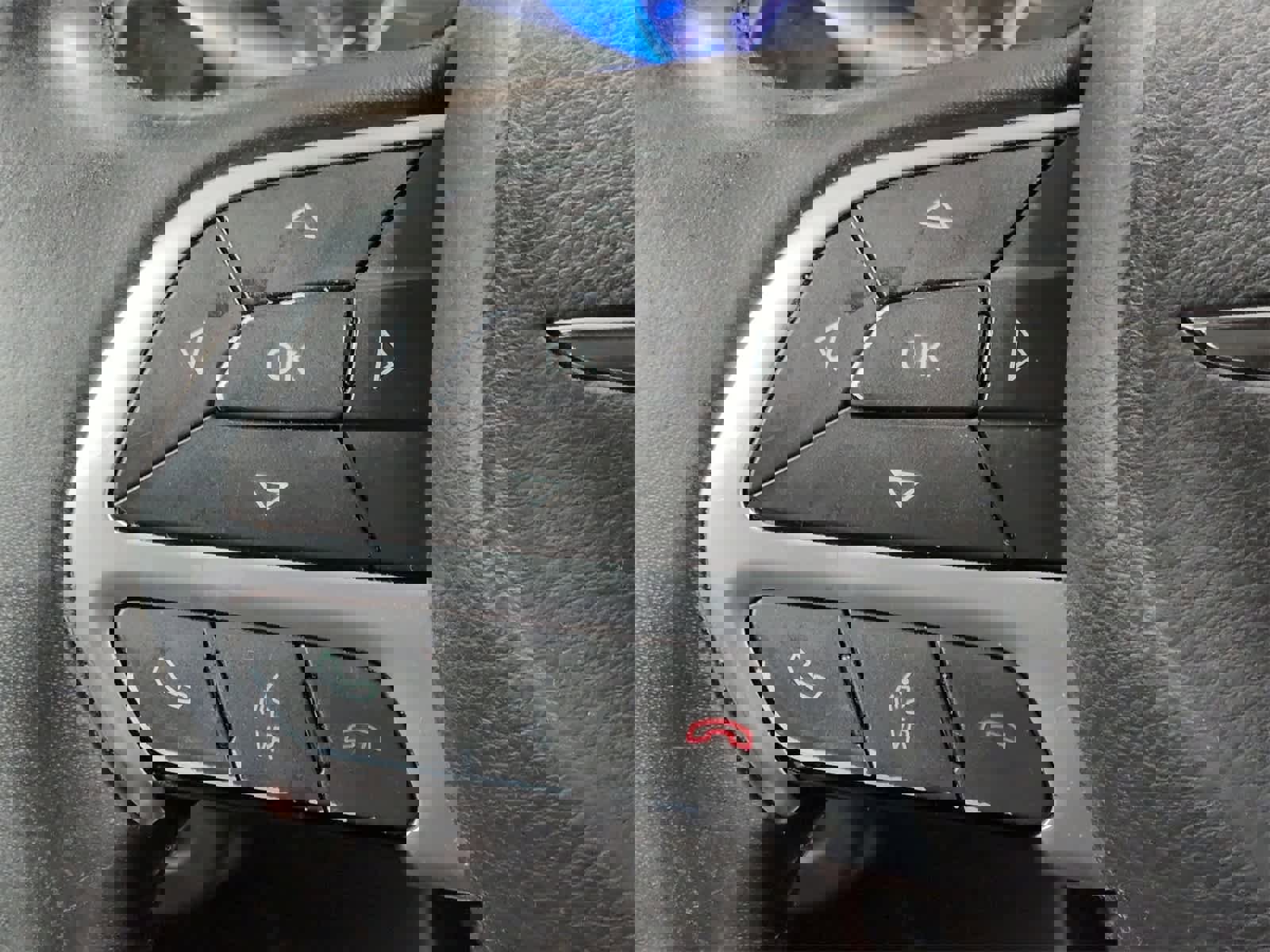 Certified 2017 Chrysler 200 Limited Platinum image 24