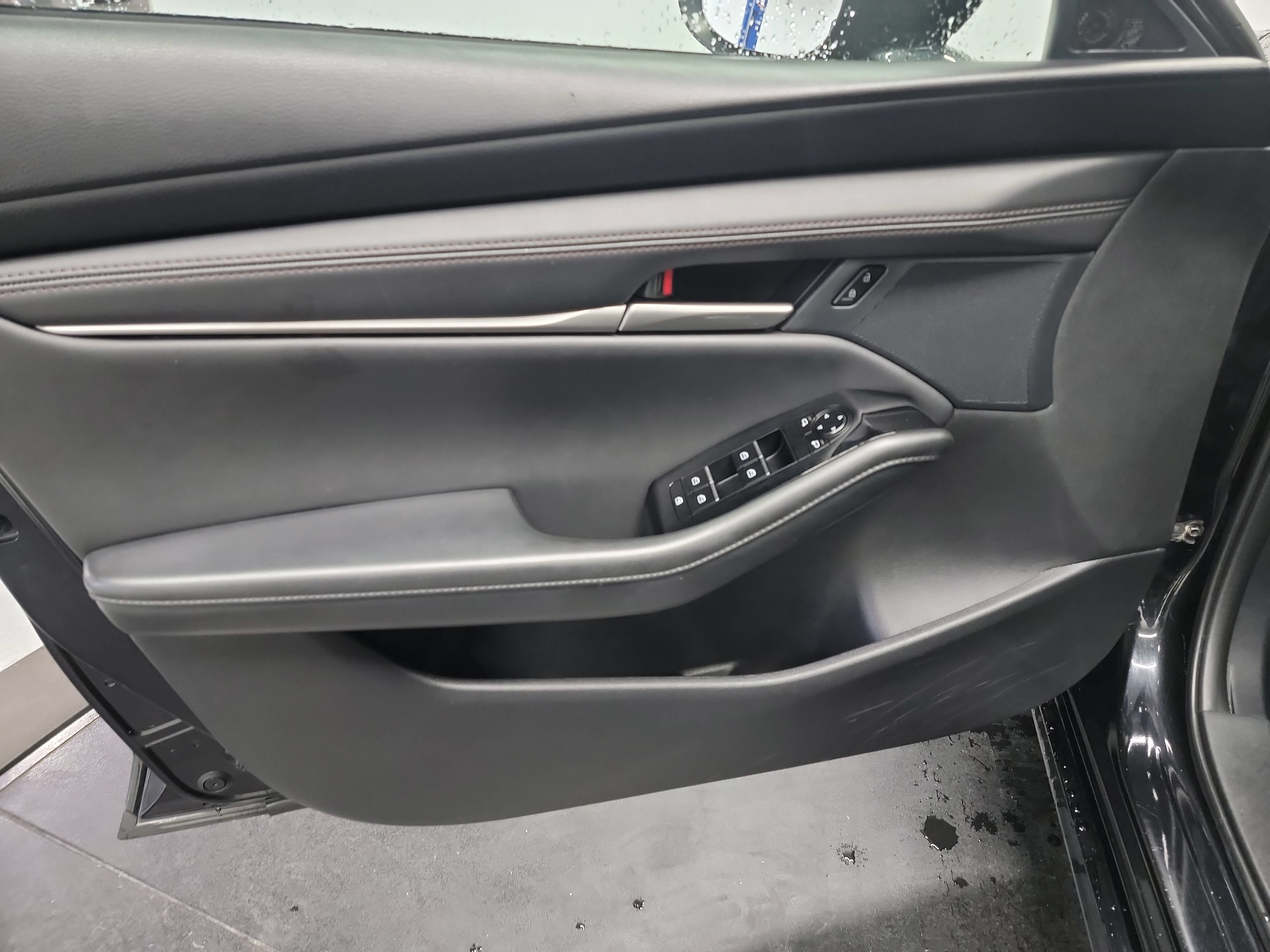 Used 2024 MAZDA MAZDA3 s FWD image 13