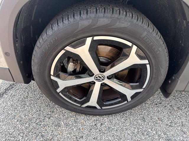 Certified 2025 Volkswagen Tiguan SE AWD/4WD image 10