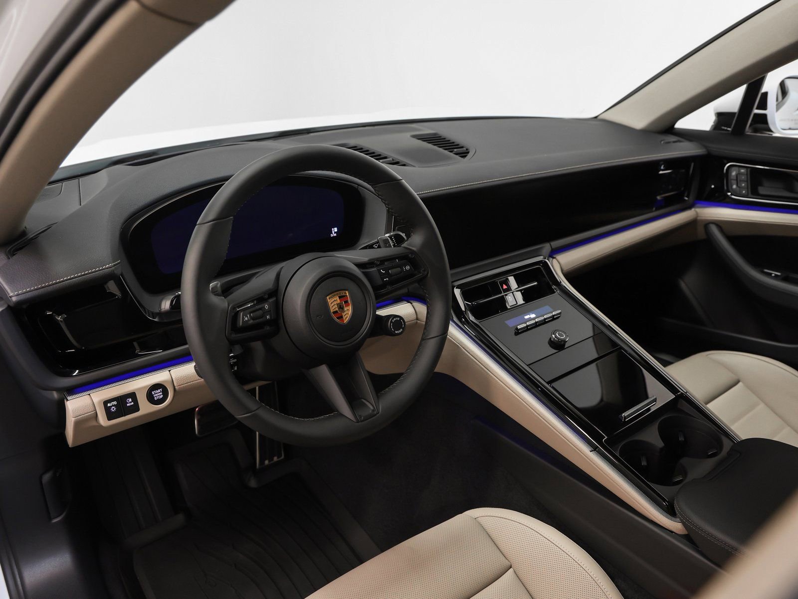 Used 2025 Porsche Panamera 4 AWD/4WD image 46