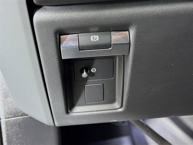 Used 2025 Land Rover Defender 110 S image 10