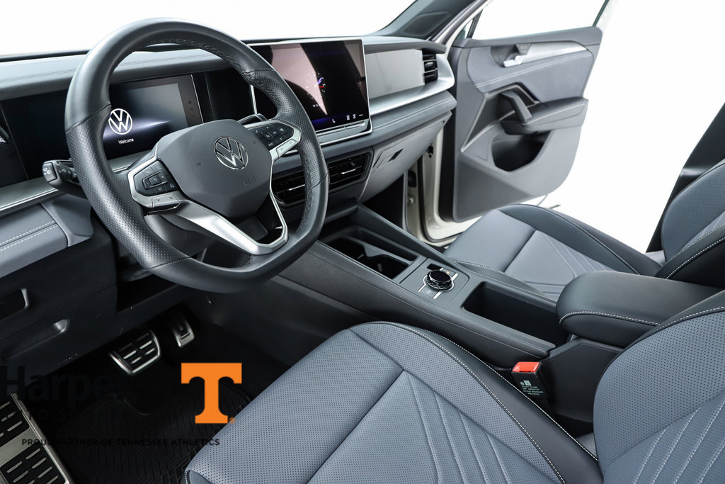 New 2025 Volkswagen Tiguan SE R-Line FWD image 19