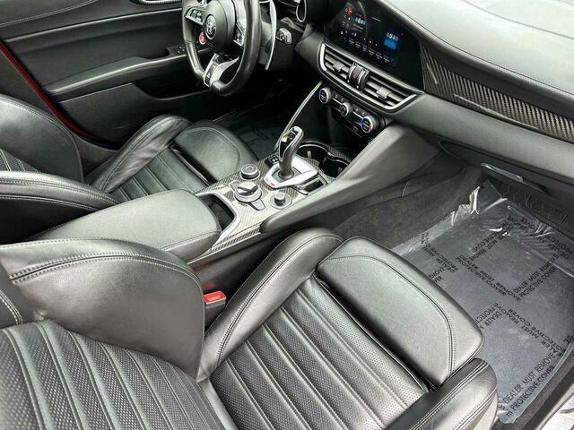 Used 2022 Alfa Romeo Giulia Quadrifoglio RWD image 18