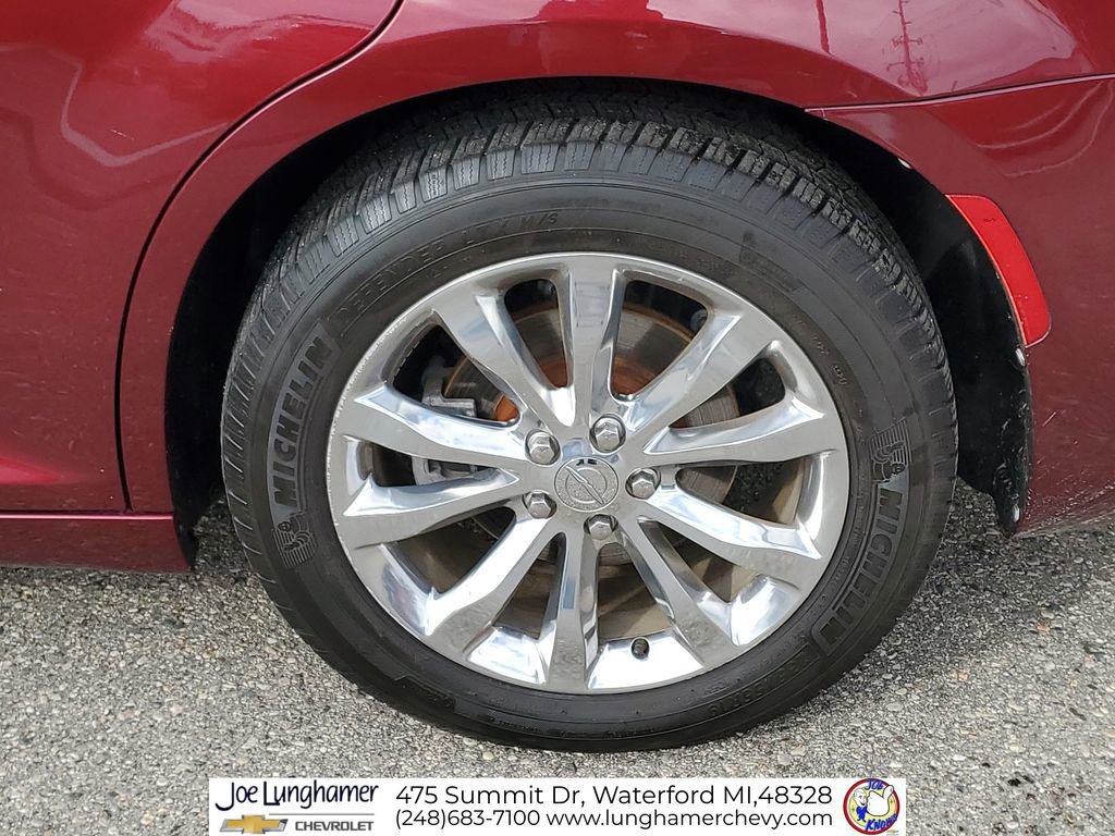 Used 2016 Chrysler 300 Limited image 32