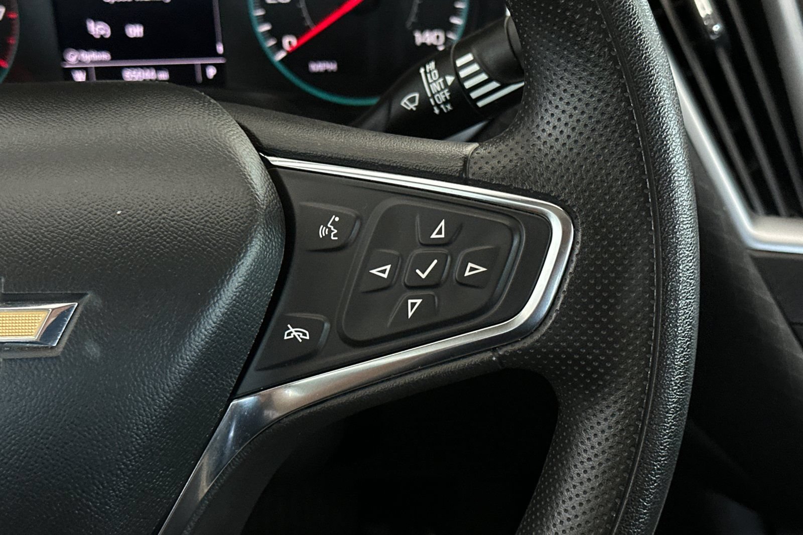 Used 2023 Chevrolet Malibu LT FWD image 31