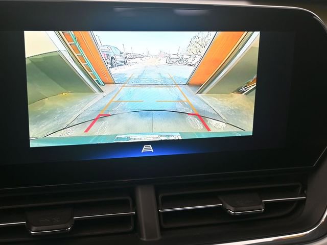 Used 2025 Chevrolet Trax LT image 28