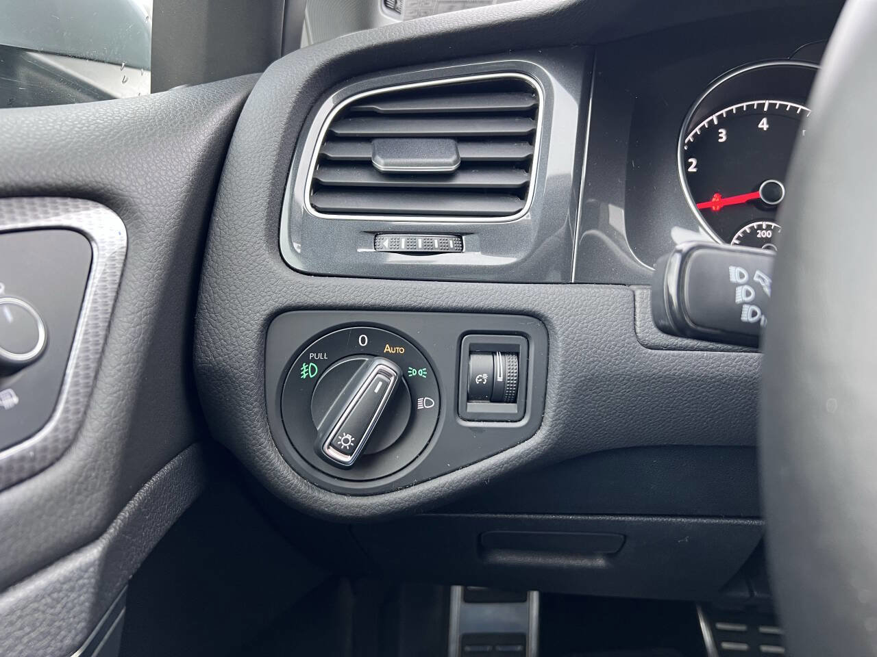 Used 2019 Volkswagen Golf Alltrack SEL image 29