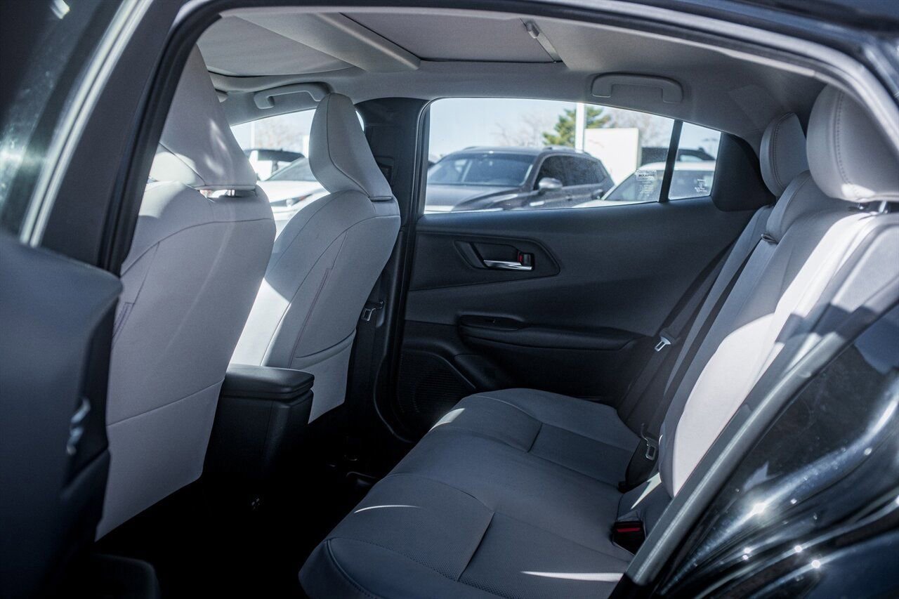 Used 2024 Toyota Prius XLE image 32
