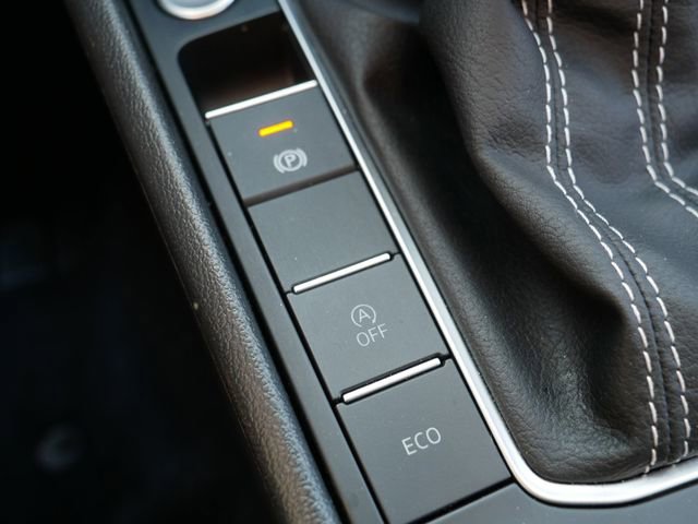 Used 2023 Volkswagen Jetta SE w/ Panoramic Sunroof Package image 33