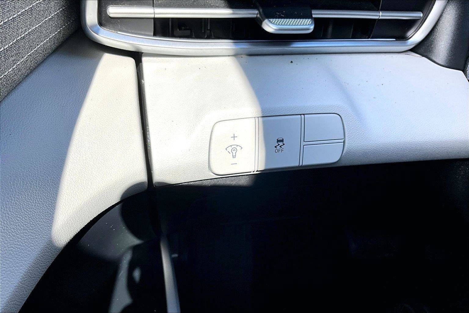Used 2025 Hyundai Elantra Limited FWD image 69