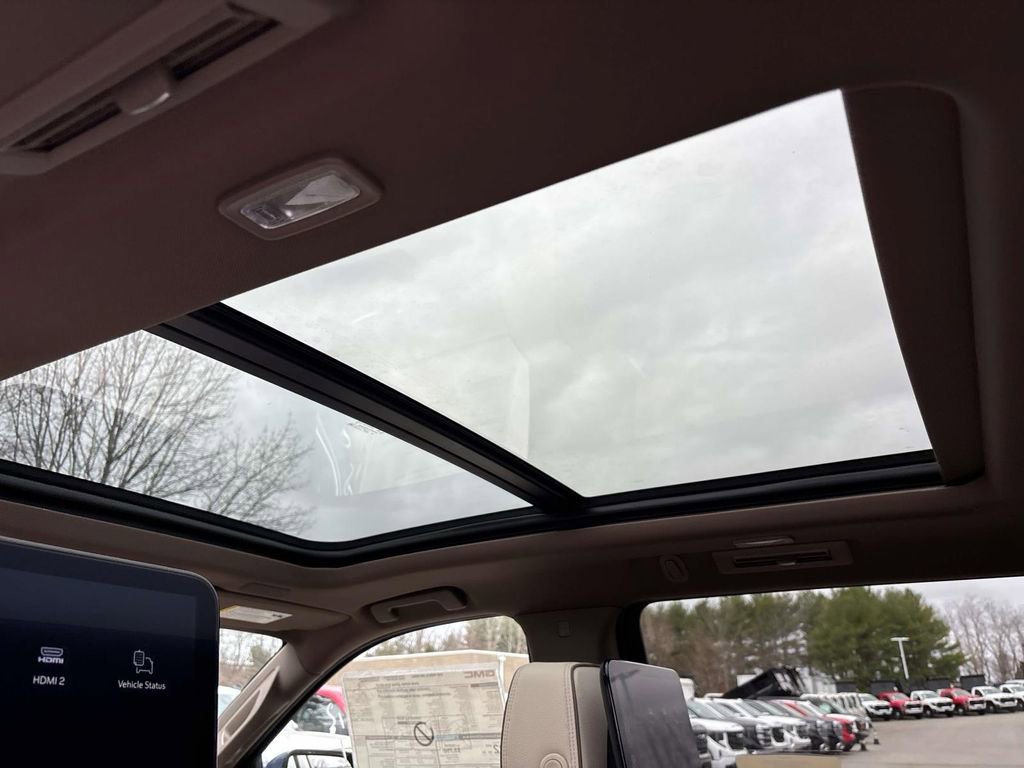 New 2026 GMC Yukon XL Denali w/ Denali Reserve Package image 6