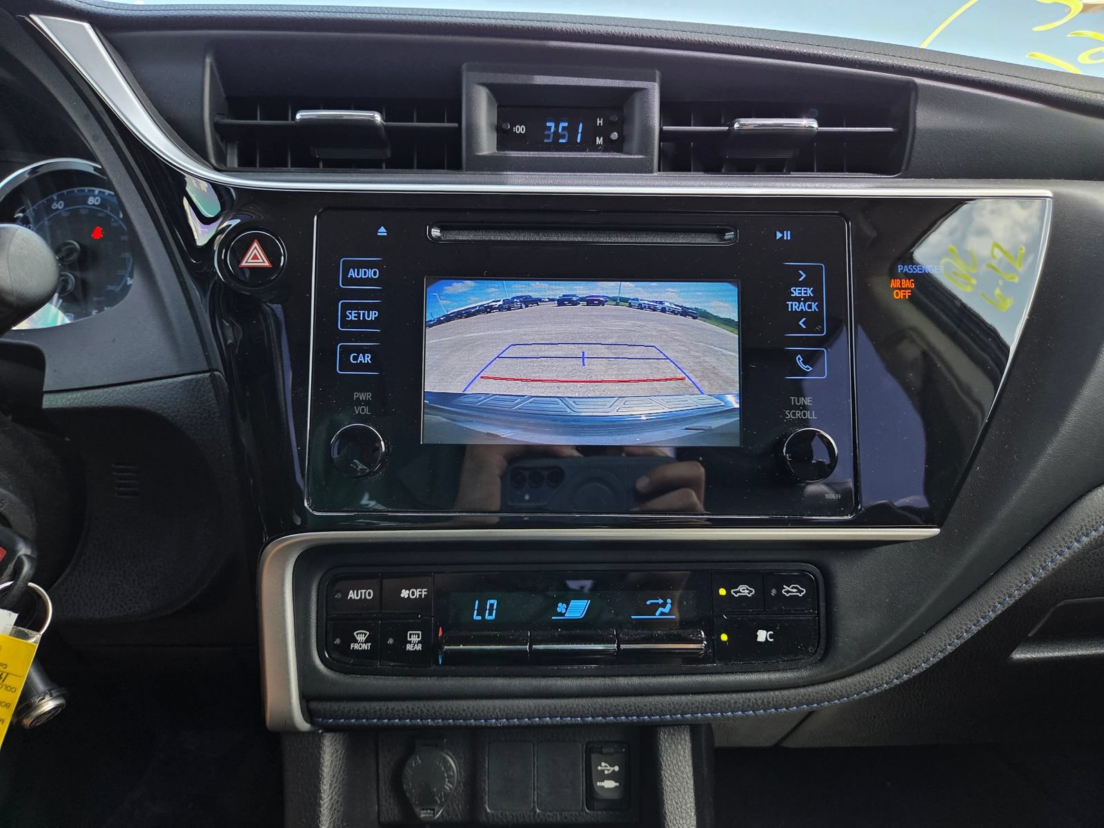 Used 2019 Toyota Corolla SE FWD image 9