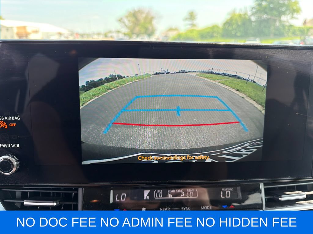 Used 2025 Toyota Sienna XLE FWD image 22
