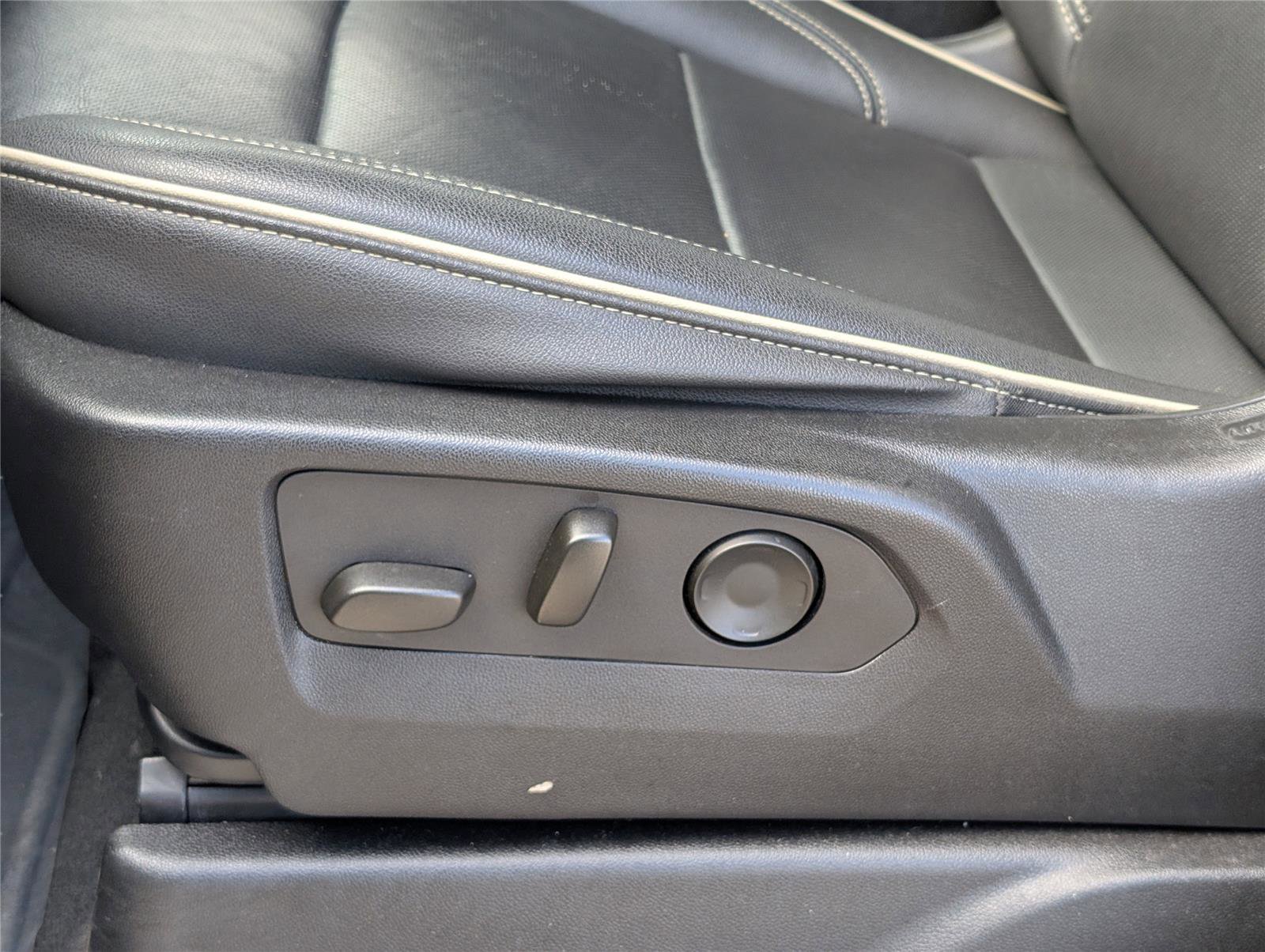 Used 2024 Chevrolet Tahoe Premier image 11