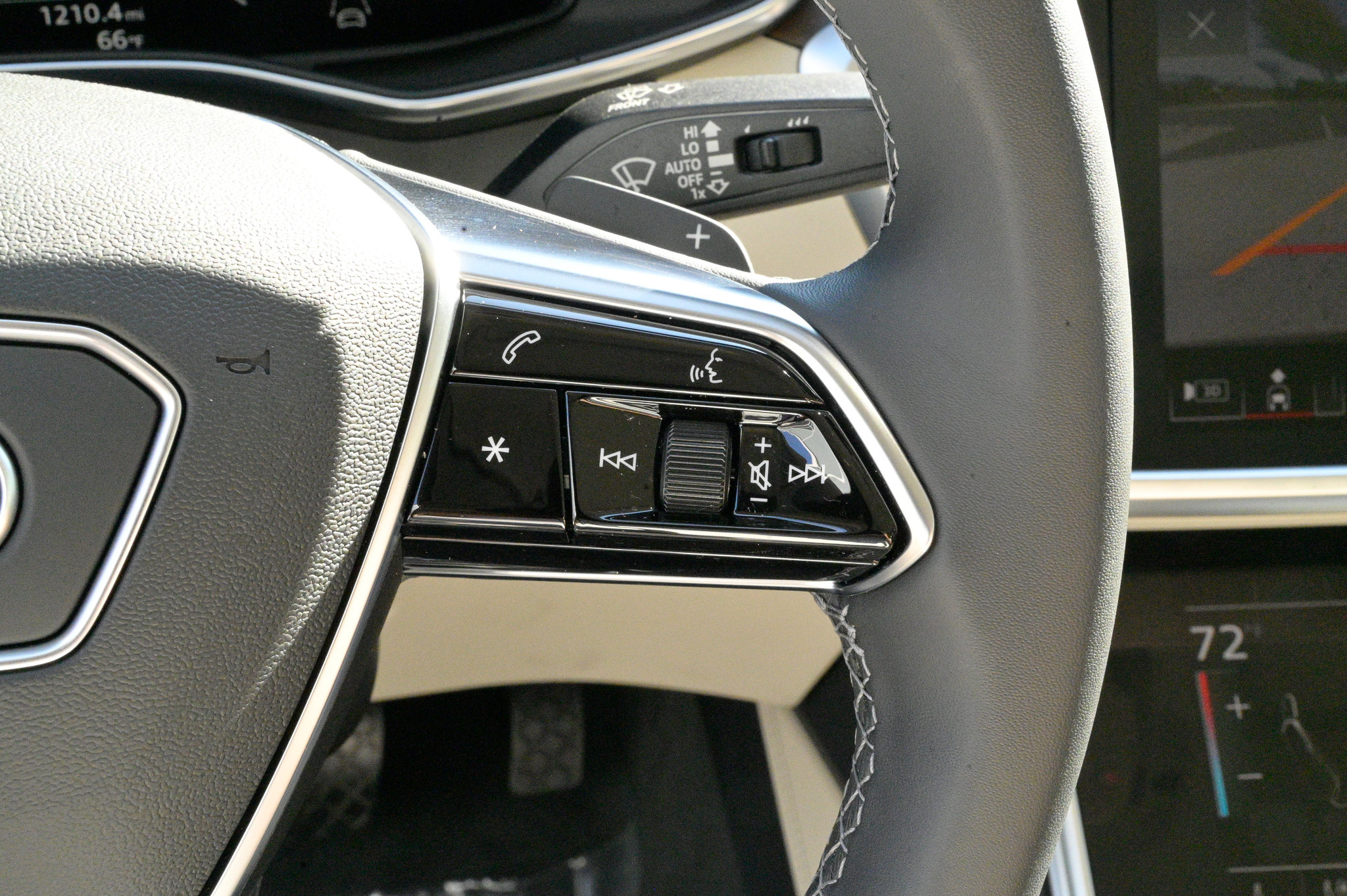 Used 2025 Audi A6 Premium Plus image 26