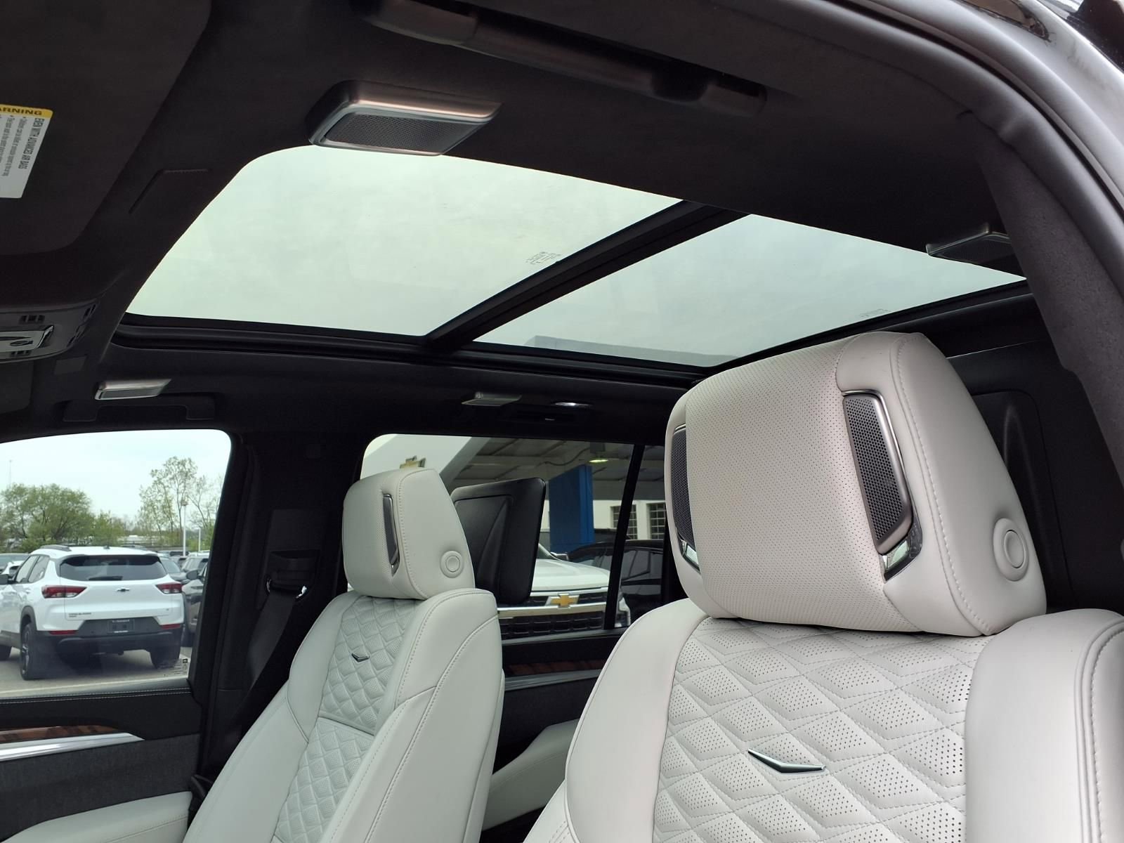 Used 2025 Cadillac Escalade ESV Sport Platinum w/ LPO, ONYX Package AWD/4WD image 20