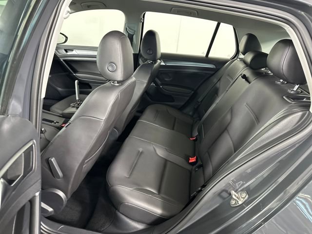 Used 2019 Volkswagen e-Golf SEL Premium image 25