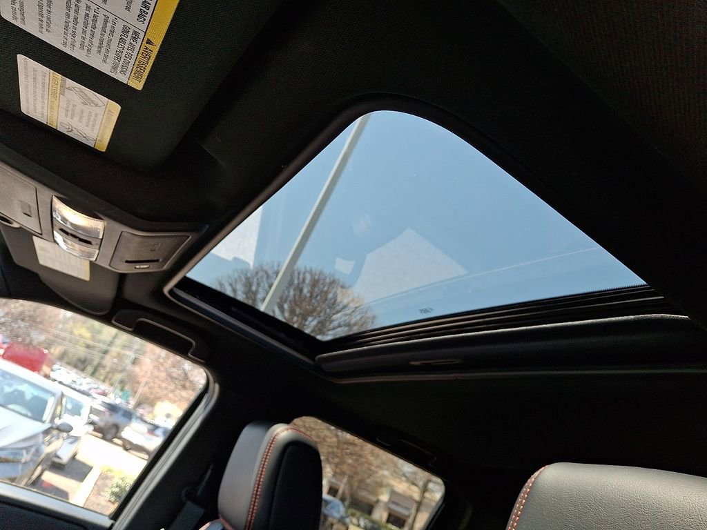 Used 2025 Nissan Frontier PRO-4X w/ Pro Premium Package image 16