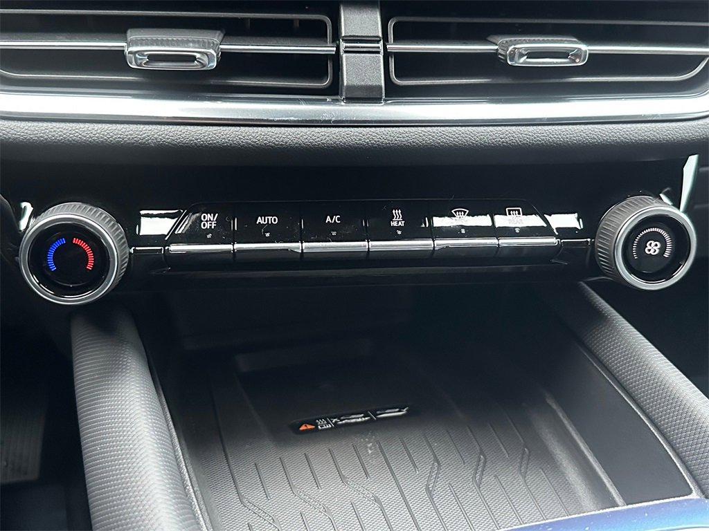 New 2026 Chevrolet Equinox EV LT image 28