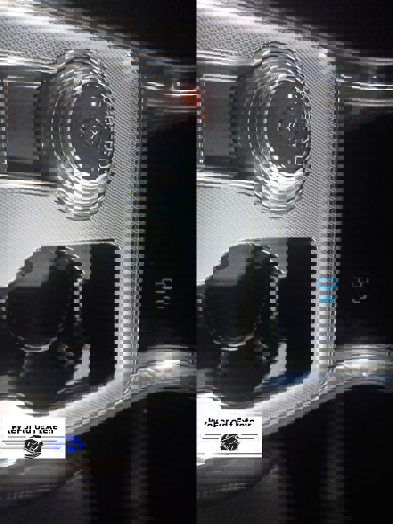 Used 2021 Ford Edge Titanium image 29