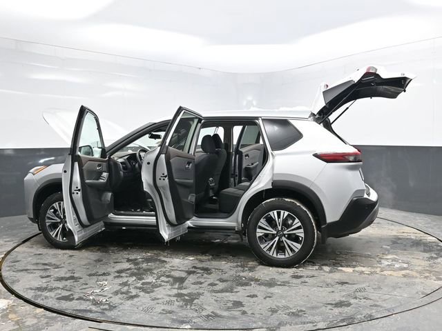 Used 2023 Nissan Rogue SV image 43