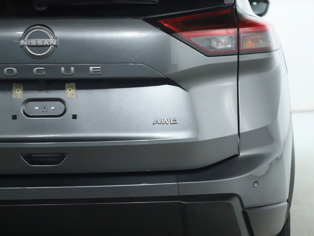 Used 2024 Nissan Rogue S image 45