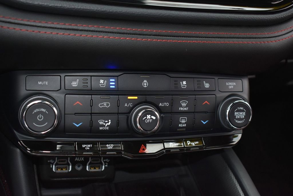 Certified 2025 Dodge Durango R/T AWD/4WD image 19