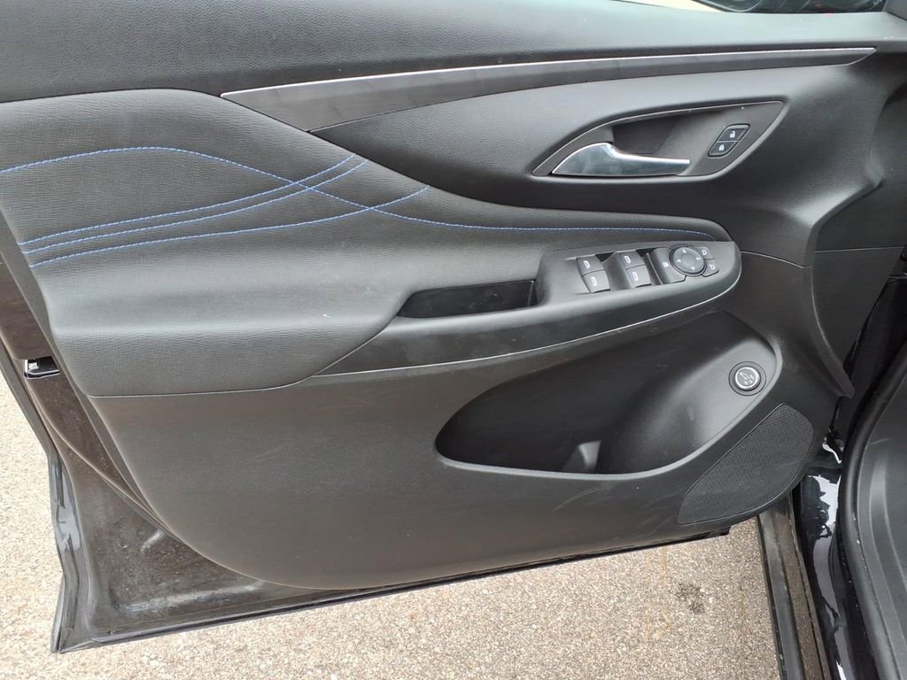 Used 2024 Buick Envista Sport Touring w/ Convenience I Package FWD image 11