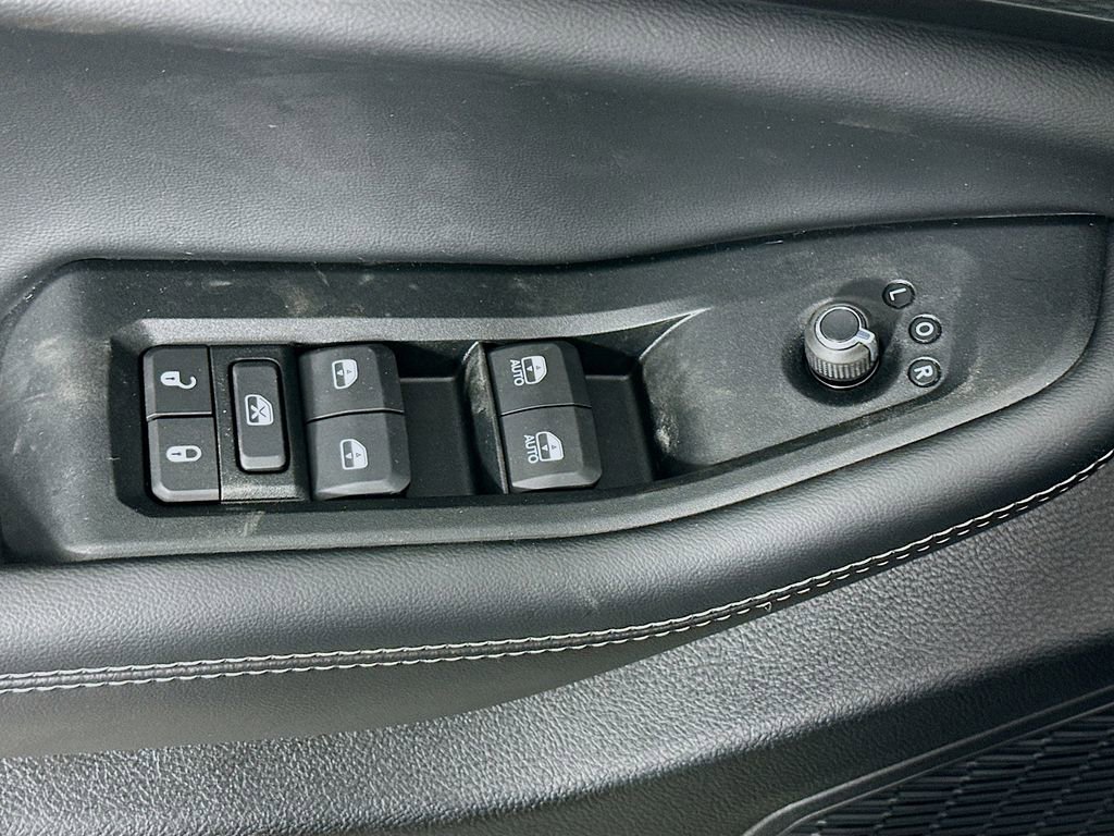 New 2025 Jeep Grand Cherokee L Altitude image 23