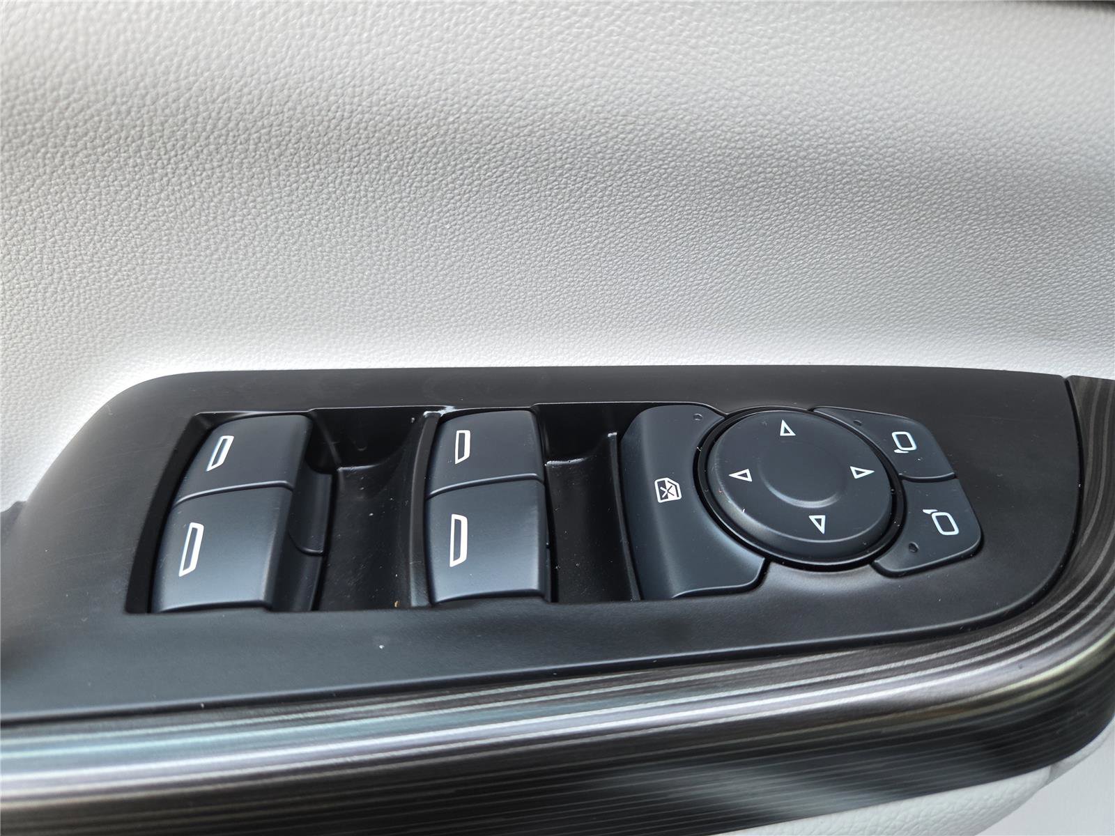 Used 2017 GMC Acadia SLT image 13