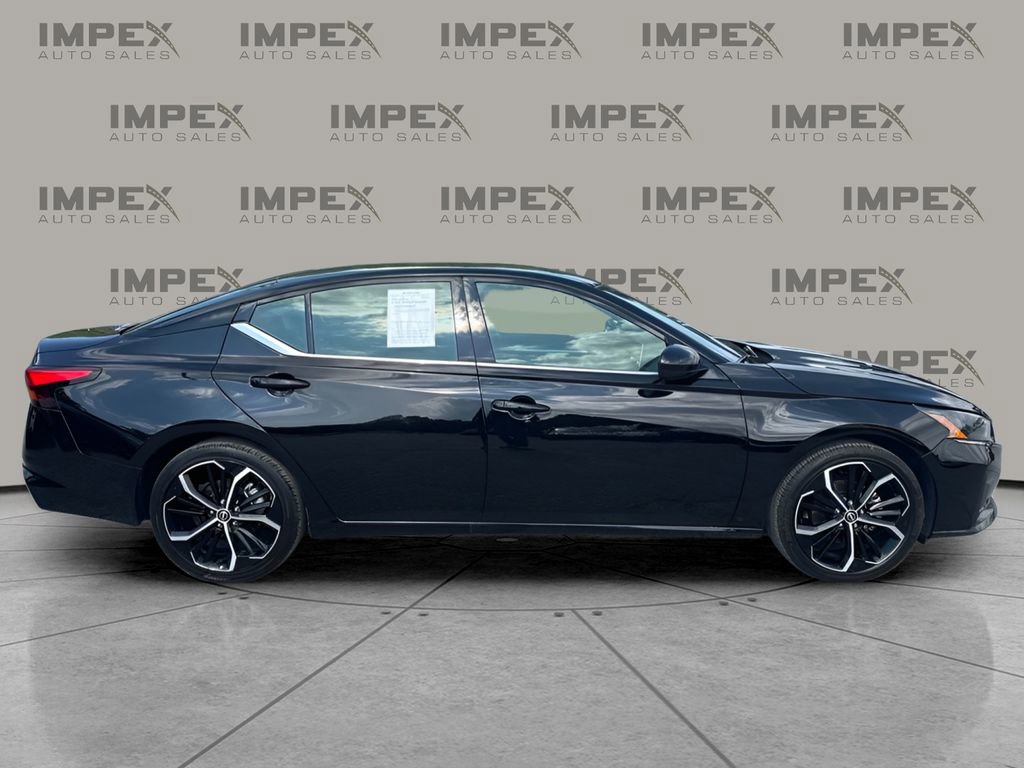 Used 2025 Nissan Altima 2.5 SR FWD image 6