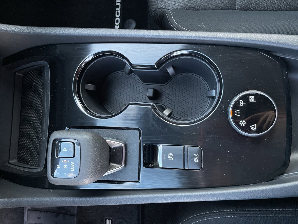 Certified 2025 Nissan Rogue SV image 17