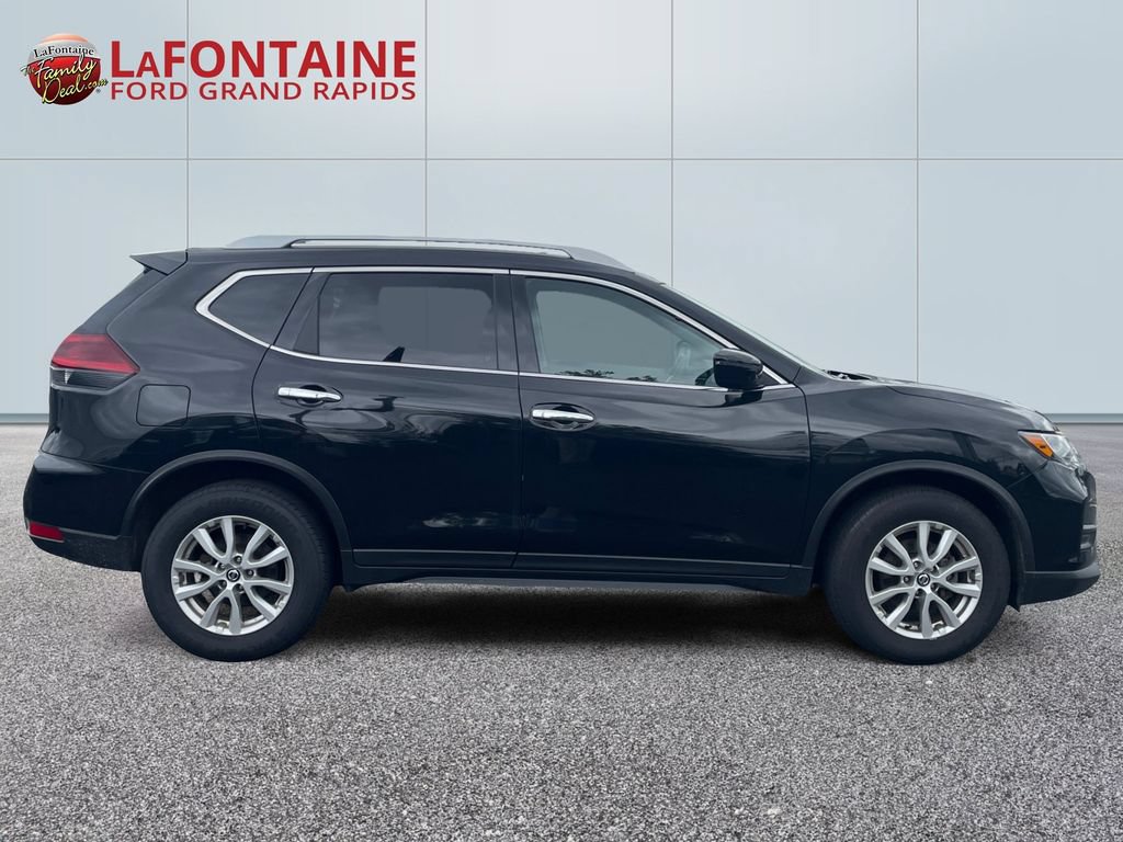 Used 2020 Nissan Rogue S w/ Special Edition Package FWD image 8