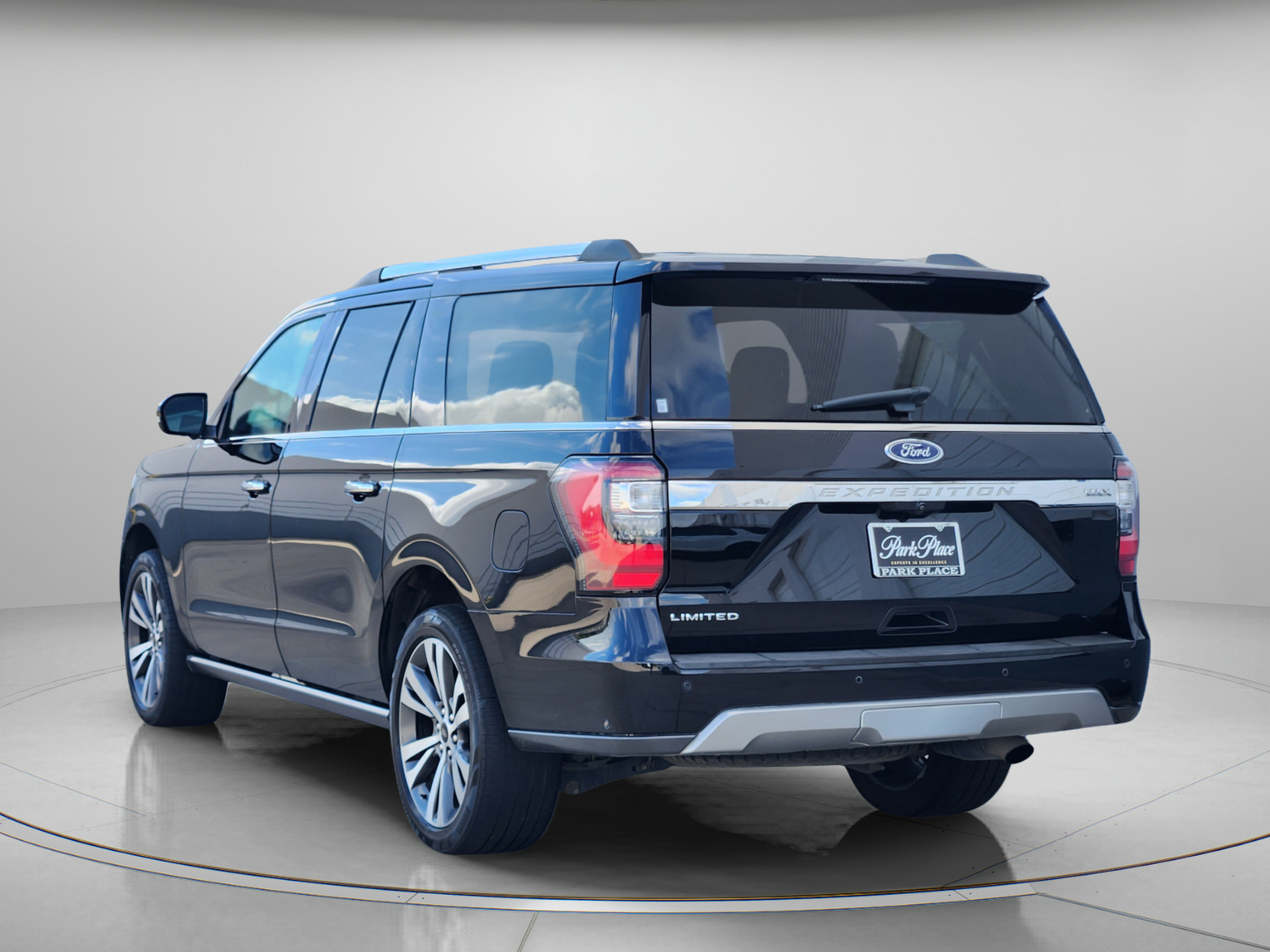 Used 2020 Ford Expedition Max Limited w/ Equipment Group 302A AWD/4WD image 3